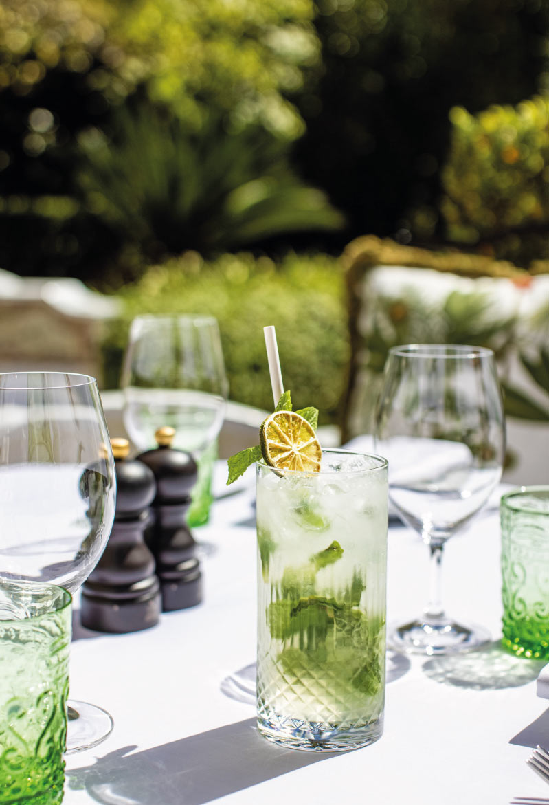 Bougain Restaurant & Garden Bar