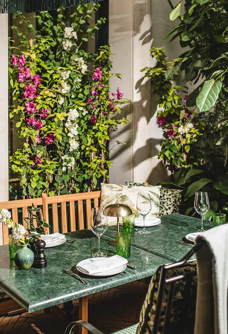 Bougain Restaurant & Garden Bar